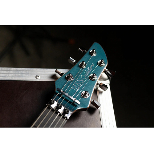 Mano Stratocaster FR H-S-S Электрогитара.